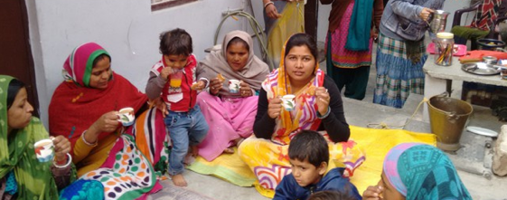 Kaya's project beneficiary in India with her family