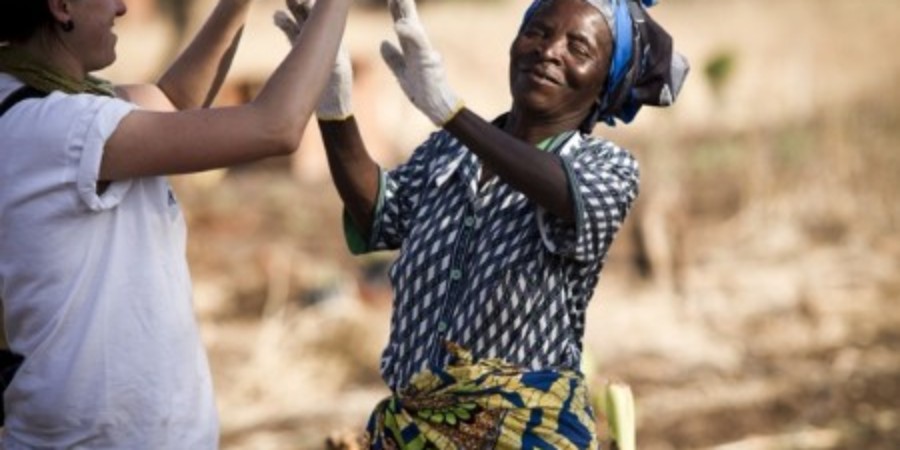 A Safer Way to Carry Your Money While Volunteering: Post Office Money Travel Card Plus