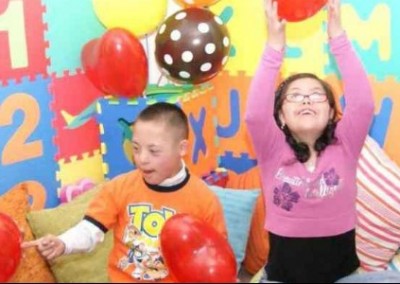 Children playing integrated therapy for children with special needs Ecuador