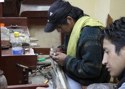 Experts Inca jewellery making cooperative Peru