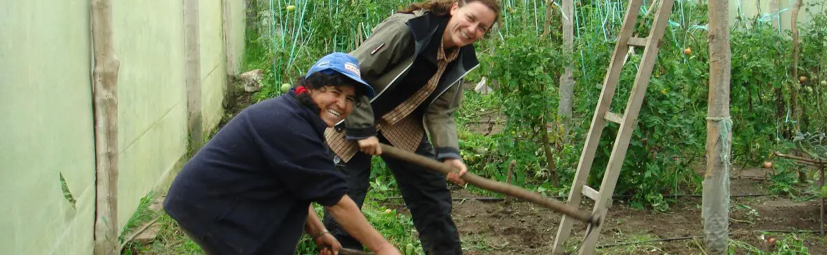 Local and volunteer Sustainable Economic and Community Development in Ecuador
