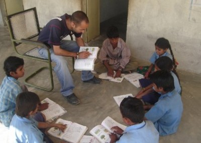 Reading in groups Community Teaching and Cultural Immersion in India