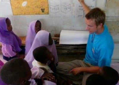Volunteer teaching class Teaching and Community Work in Zanzibar