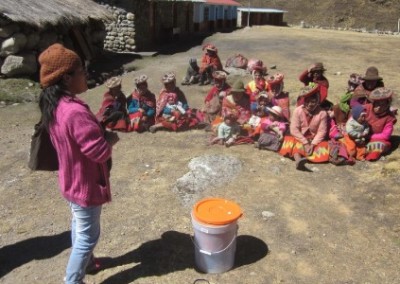 Distributing food healthy kitchens Peru