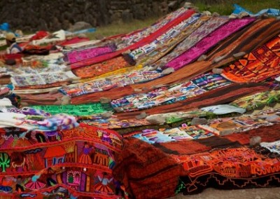 Textiles support for yTextiles support for young girls Peruoung mothers Peru