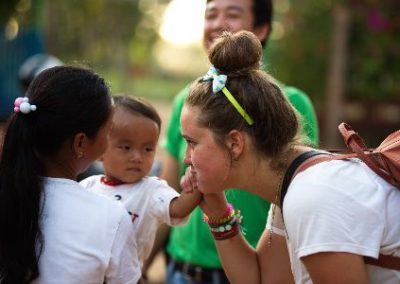 Participant saying goodbye to kindergarten student