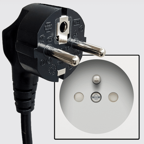 Plug E plug and socket with 2 prongs 